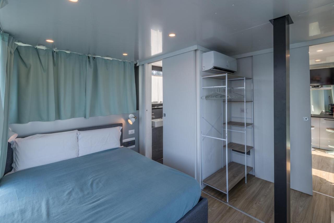 La Dolce Vita House Boat Hotel Lisanza Luaran gambar